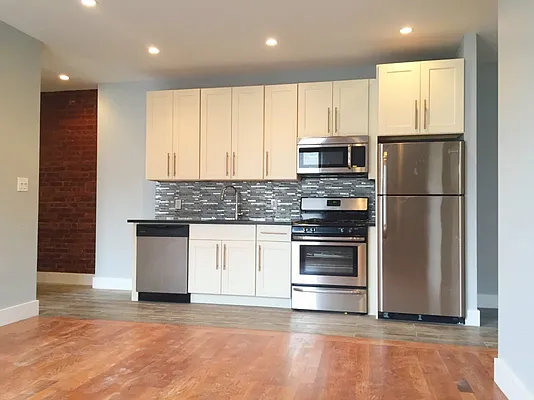 Rented by Bohemia Realty Group | media 7