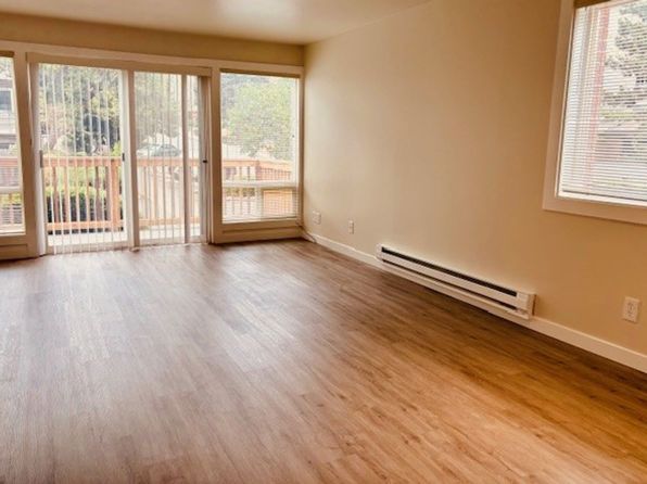 331 102nd Ave SE APT 1