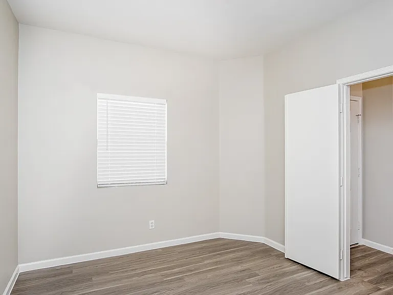 716 Pine Field Ln — Photo 13