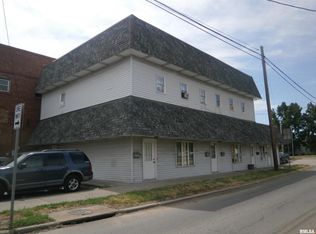 108 S Victor St, Christopher, IL 62822