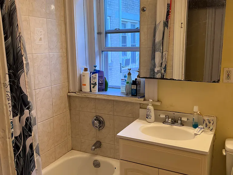 1677 Commonwealth Ave #10 — Photo 2
