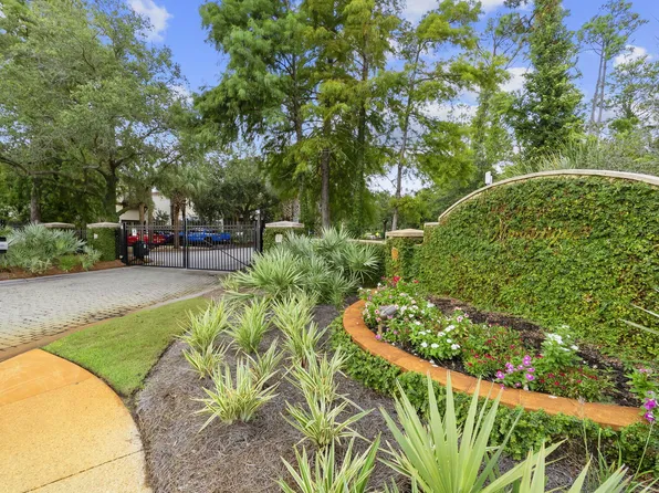 1 Kingston Cir, Panama City, FL 32408