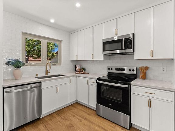 3rd image of 363 Orwell Ln