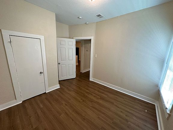 5th image of 319 W Linden Ave