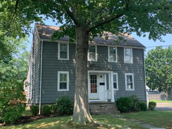 156 Bungalow Ave, Fairfield, CT 06824