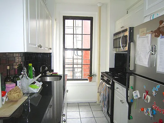 Rented by City Connections Realty | media 23