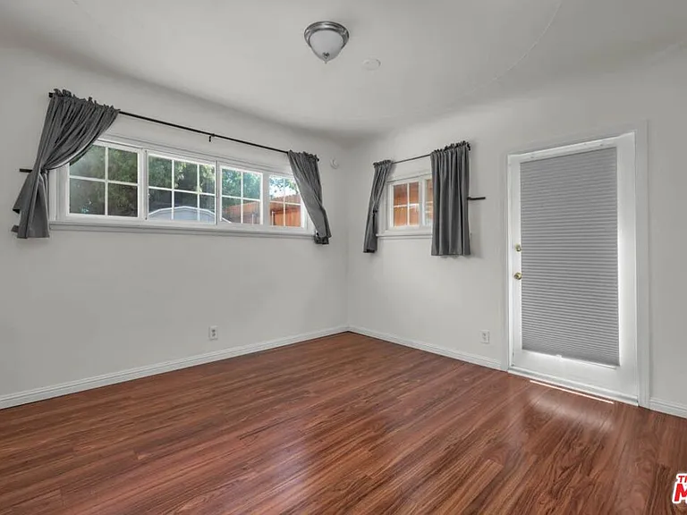 7318 W 88th St — Photo 22