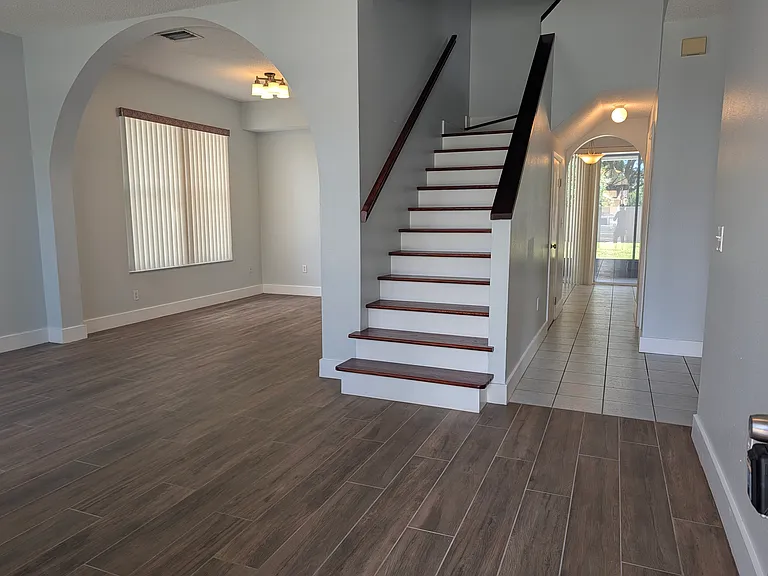 11435 Georgetown Cir — Photo 3