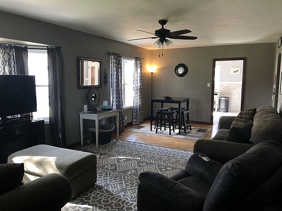 2nd image of 1408 College Blvd