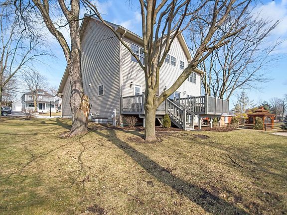 5th image of 22W547 Cherry Ln
