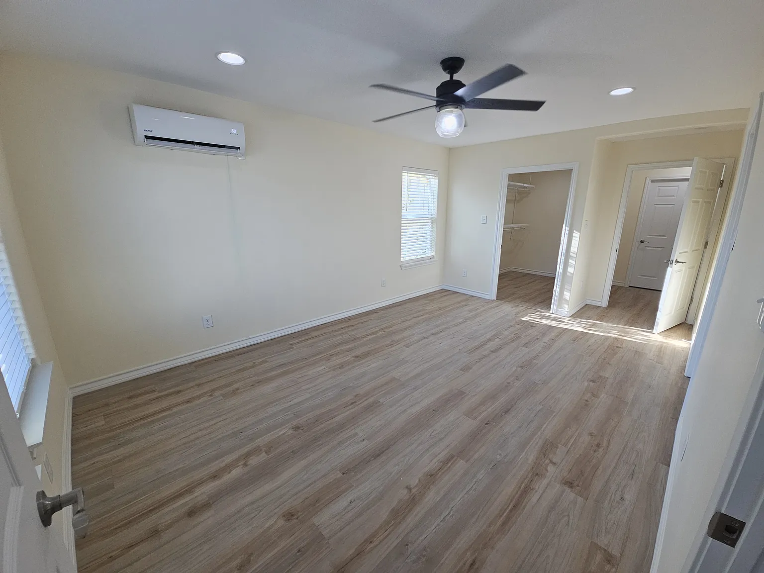 2 bed, 1245 sqft, $1,600 — Photo 4