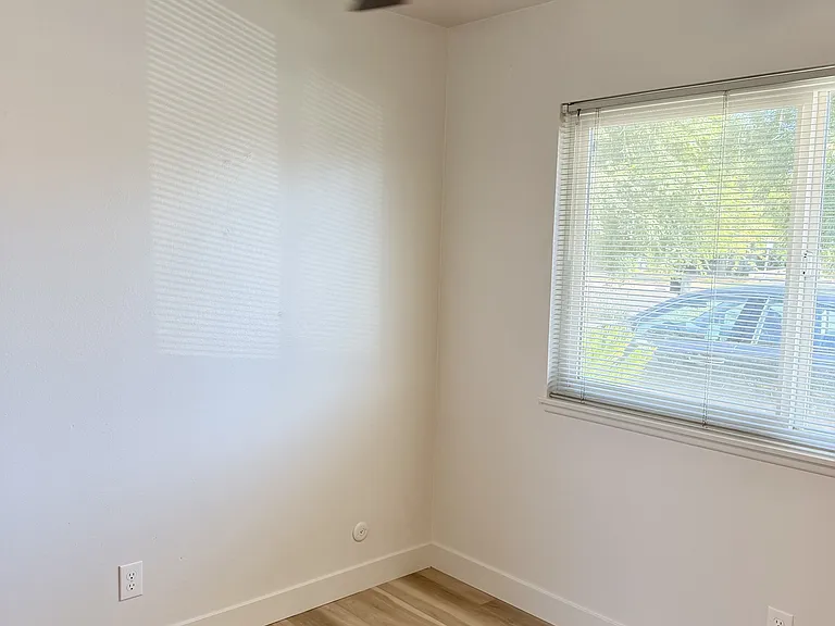 3636 W Tulare Ave — Photo 27