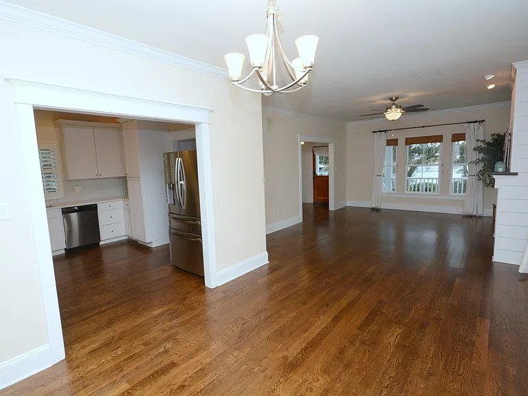 4116 Pretty Lake Ave — Photo 33