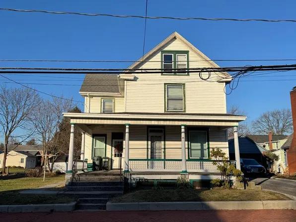 134 New Haven St, Mount Joy, PA 17552