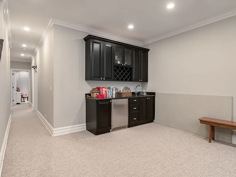 1633 N Wolcott Ave — Photo 16