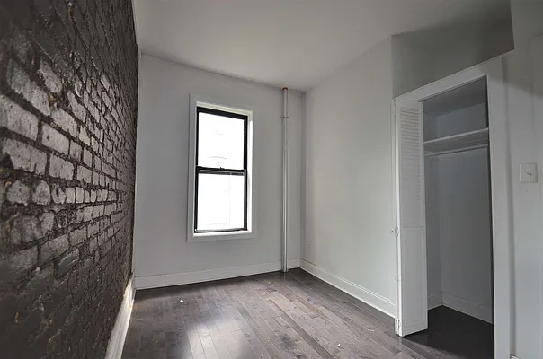 Rented by CITY SKYLINE REALTY INC | media 36