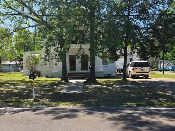 305 W Main St, Kirbyville, TX 75956