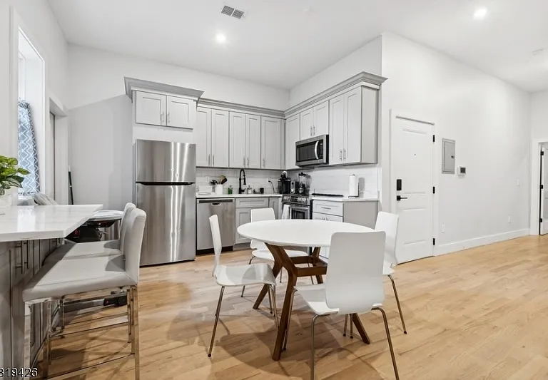 104 Fleming Ave #201 — Photo 17