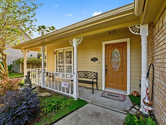 4th image of 1506 Oak Hollow Dr