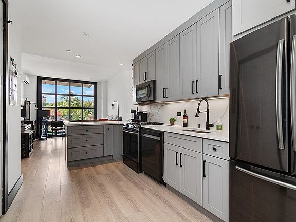 4th image of 11-16 Main Ave #4D