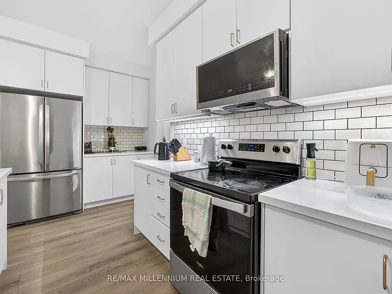 505 Dundas St E — Photo 25