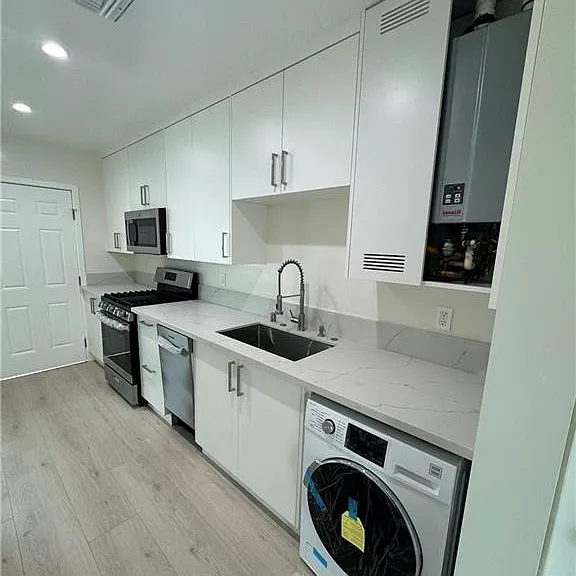 200 S Chevy Chase Dr #1/2 — Photo 3