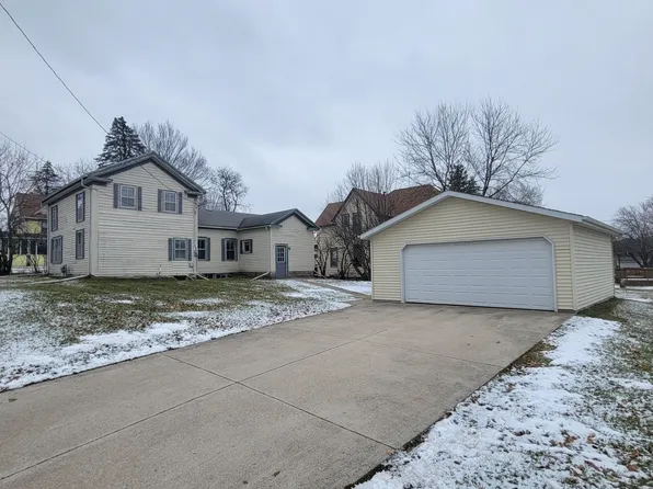 75 N Main St, Markesan, WI 53946