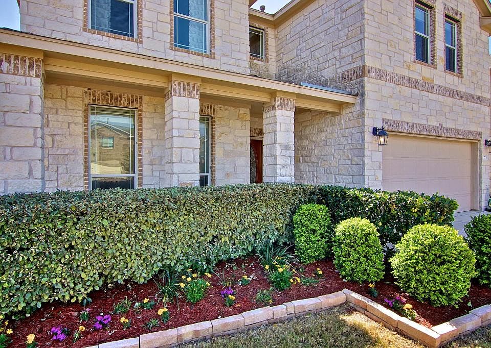 1st image of 185 Bloomsbury Dr