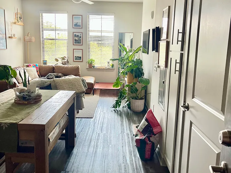 1410 Shucker Cir #403 — Photo 1
