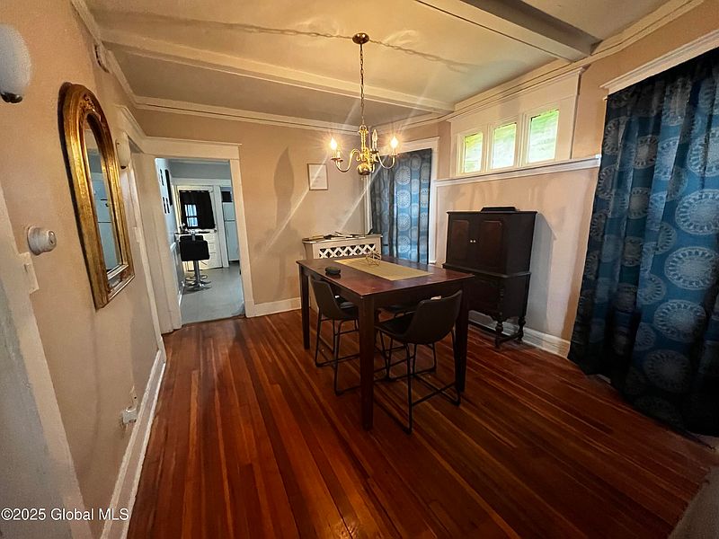 4th image of 10 Albion Avenue