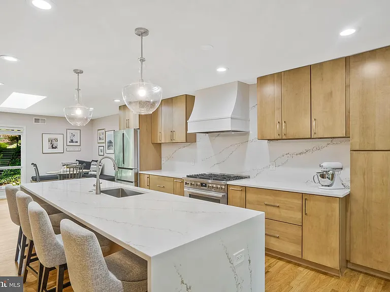 1715 Hollinwood Dr — Photo 12