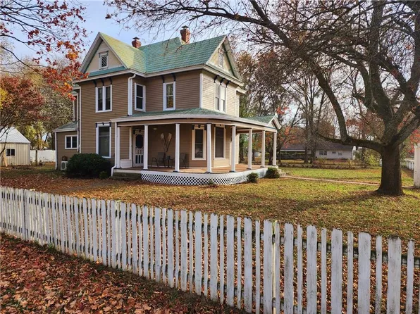 101 S Moulton St, Leeton, MO 64761