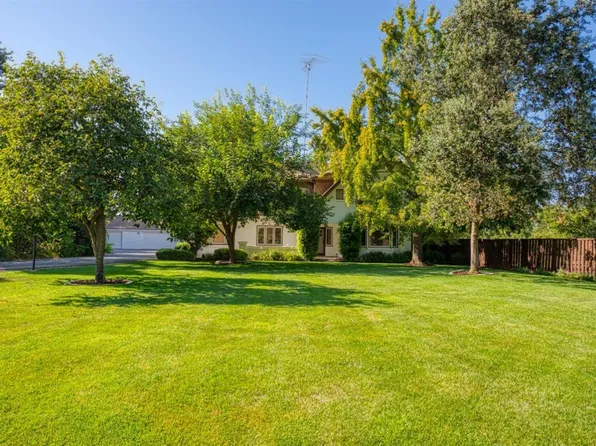 655 E Las Palmas Ave, Patterson, CA 95363