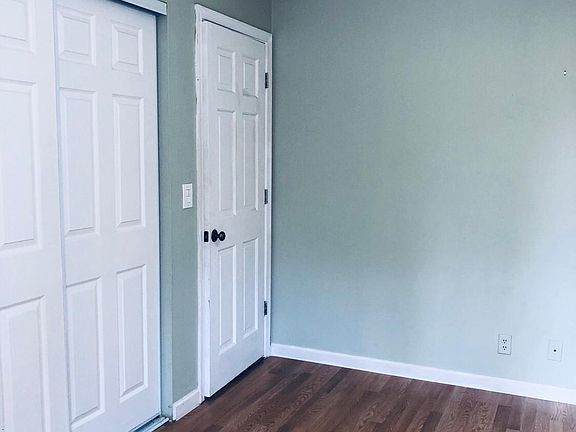 3rd image of 12190 Colony Ave