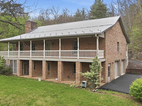 3rd image of 13834 Hollow Rd