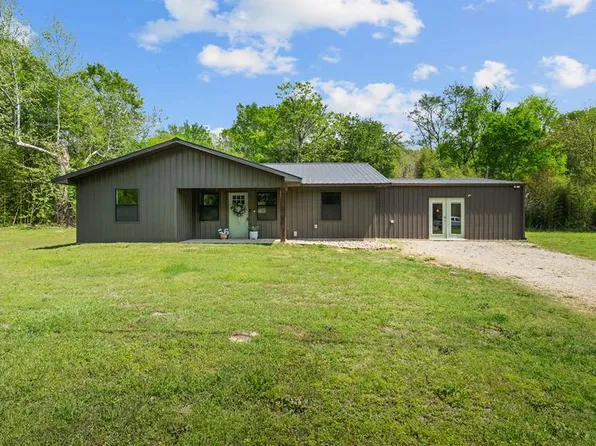 109 Shiloh St, Maud, TX 75567