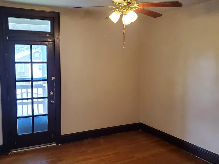 5038 Winona Ave — Photo 5