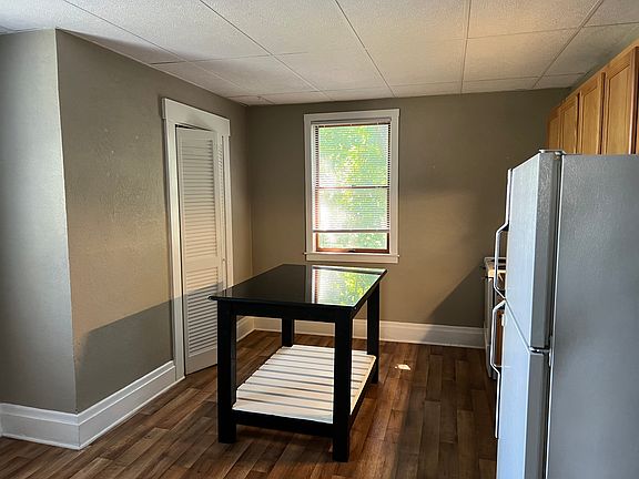 2nd image of 743 Highland Ave APT 2
