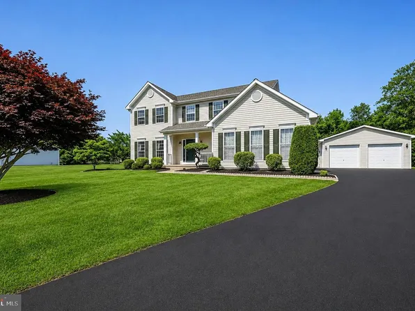 412 Maplewood Dr, Middletown, DE 19709