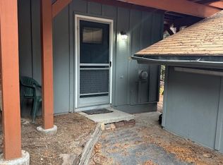 2105 Spring Oak Dr, Running Springs, CA 92382