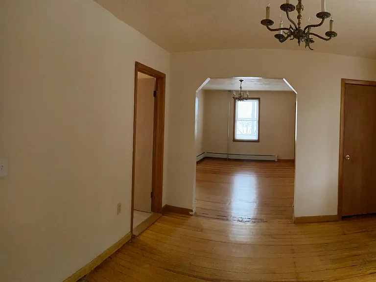 102 W Union St #DOWNSTAIRS — Photo 2