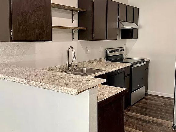 5th image of 1807 Heatherglen Ln