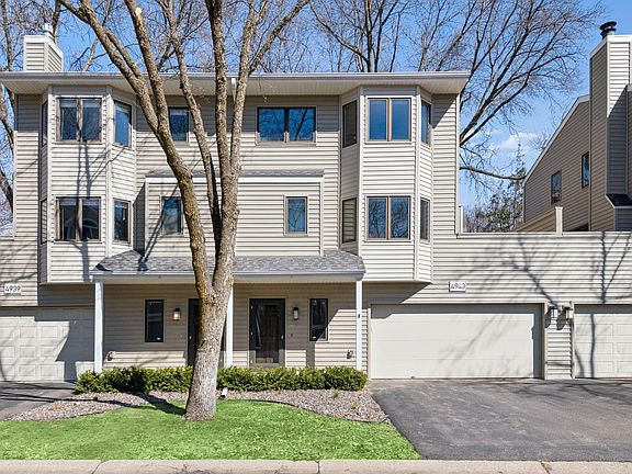 2nd image of 4943 Bayswater Rd