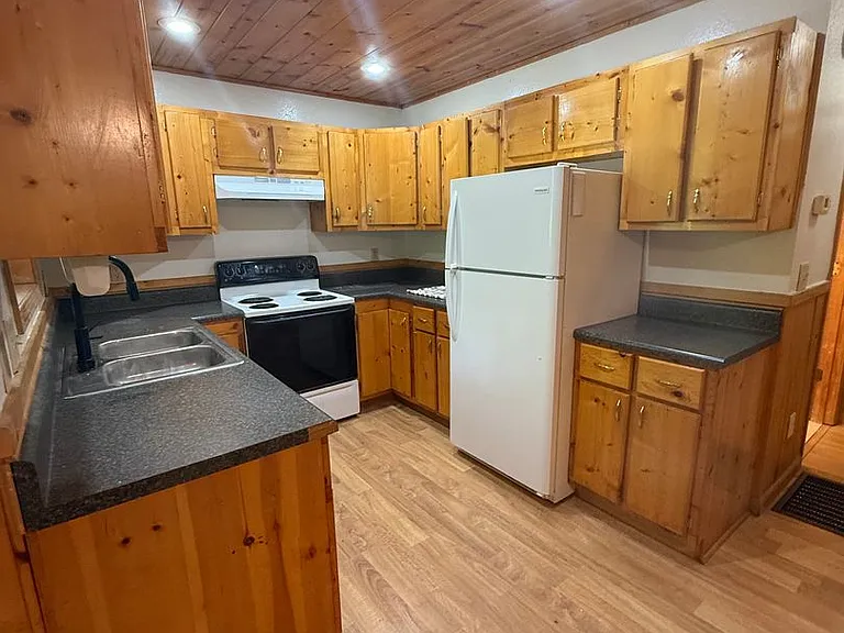 621 Talc Mine Rd #B — Photo 8