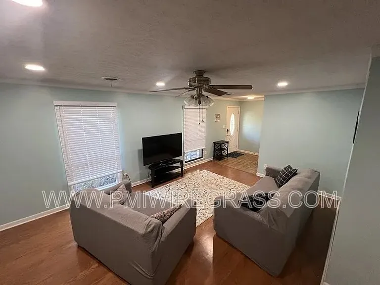 59 Andrews Dr — Photo 14