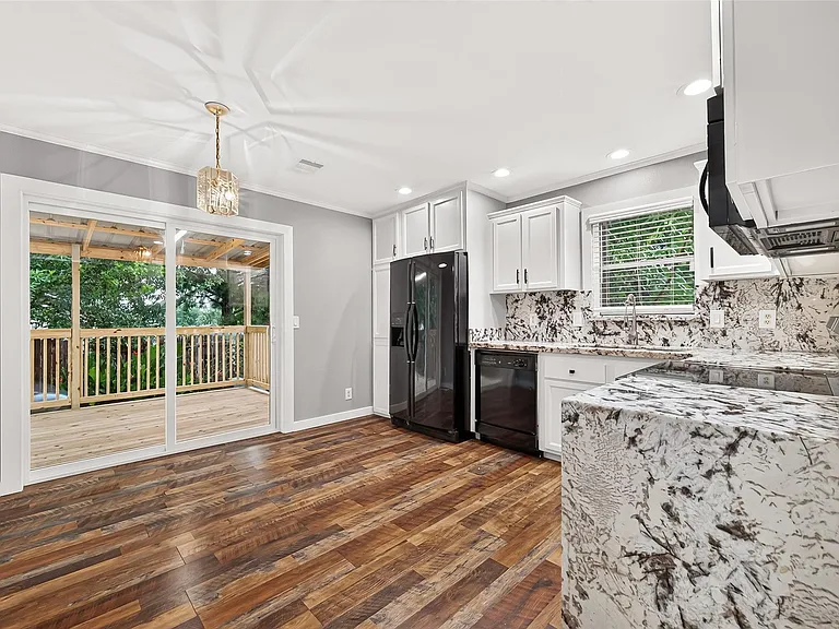 10202 Berrybriar Ln — Photo 7