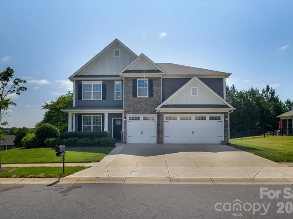 5401 Casper Dr, Charlotte, NC 28214