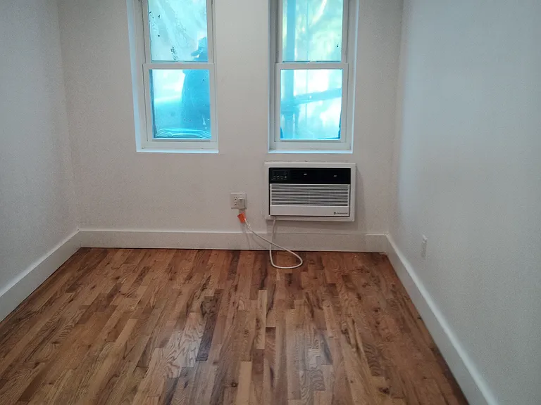 1129 Broadway #1B — Photo 4