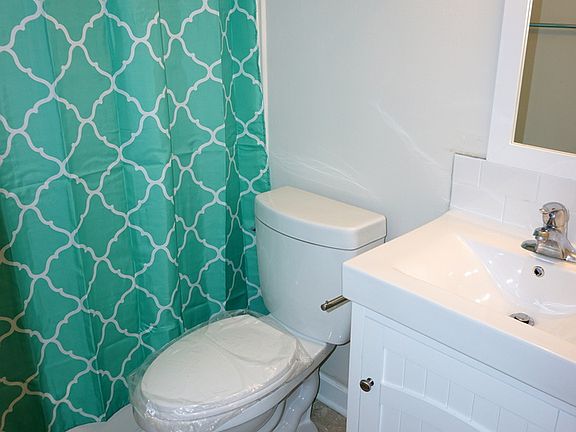 5th image of 48 Oak Hill Colony APT 6