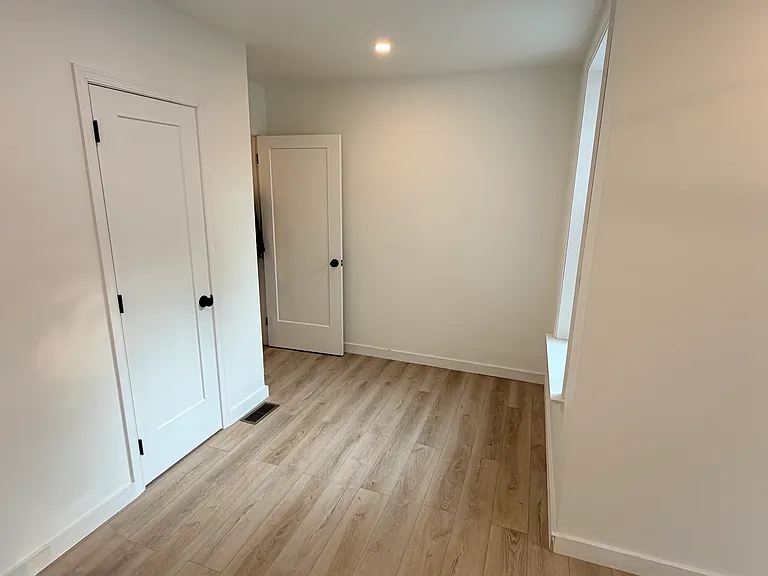 133 W Price St — Photo 8